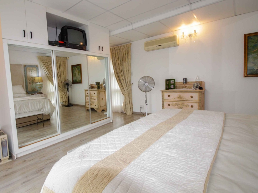 3 Bedroom Property for Sale in Wavecrest Eastern Cape